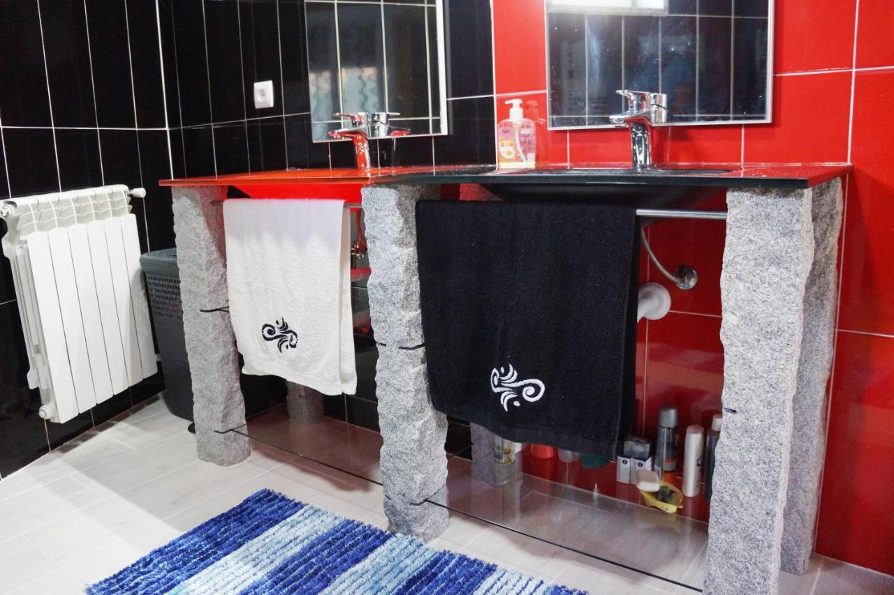 Casinha Das Bonecas - Casa Com Piscina Privada 아베이루 외부 사진