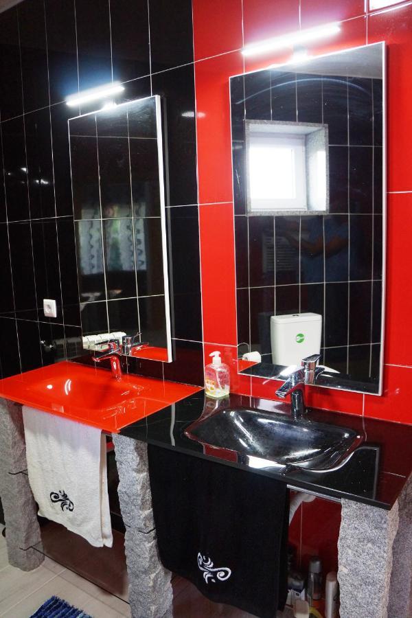 Casinha Das Bonecas - Casa Com Piscina Privada 아베이루 외부 사진